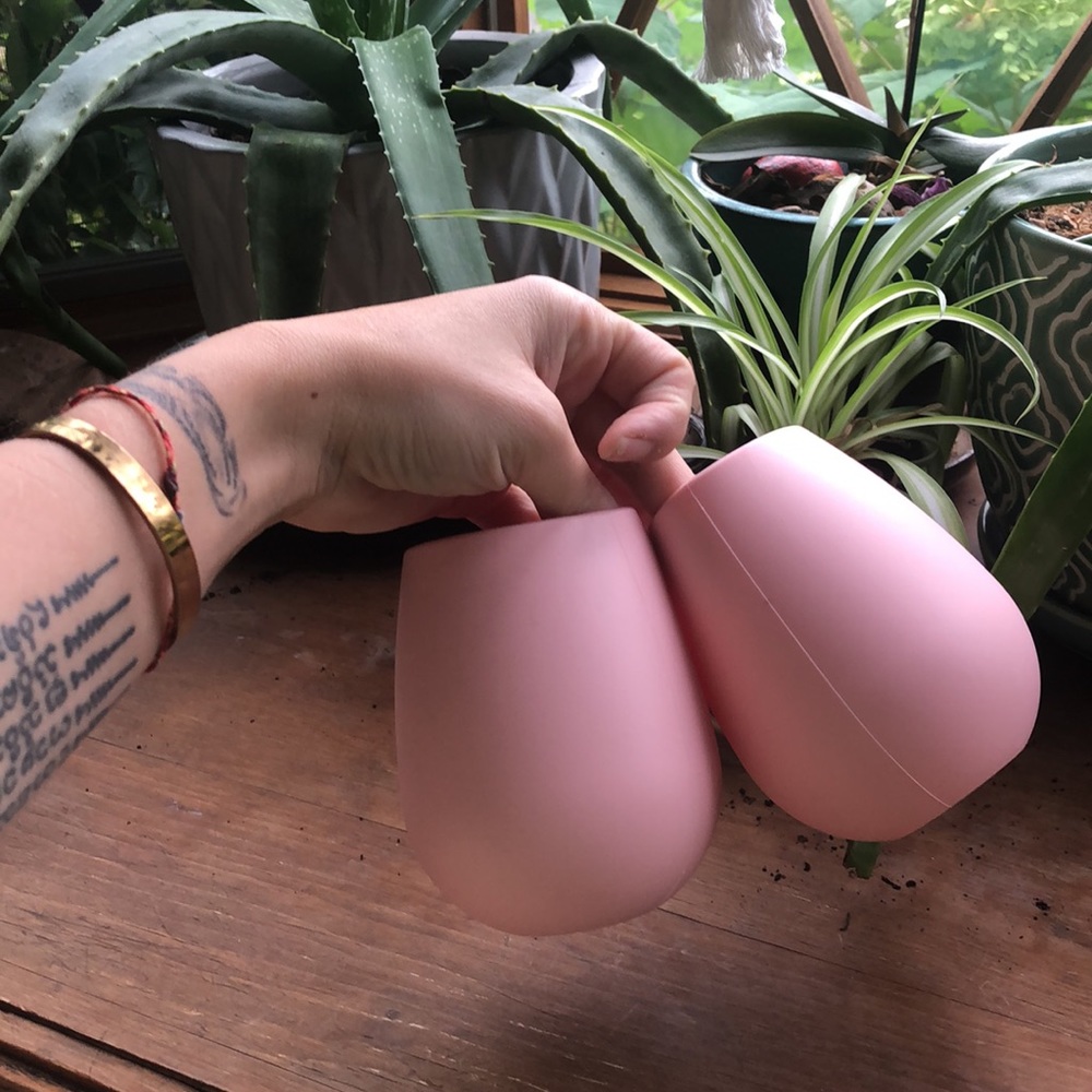 SOLD Odeme Set Of Two Baby Pink Silicone Wine Glasses - Picture 8 of 8